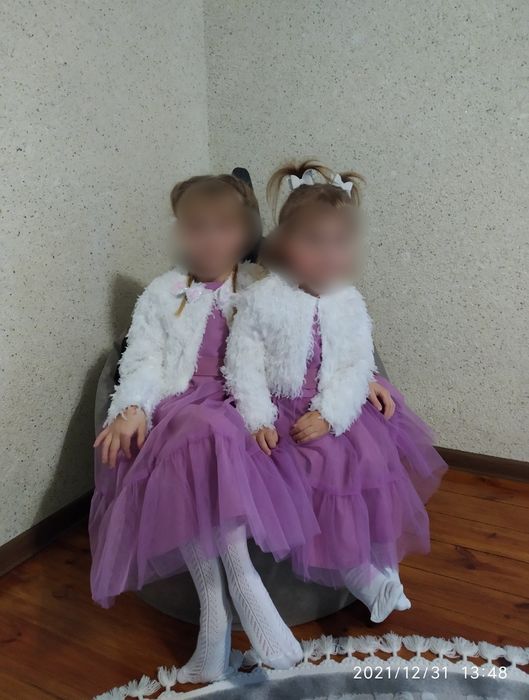 Дитячі сукні пишні