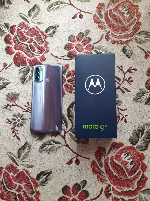 Продам телефон Моторола moto g60
