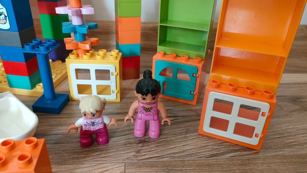 Lego DUPLO domek ludziki meble schody dach