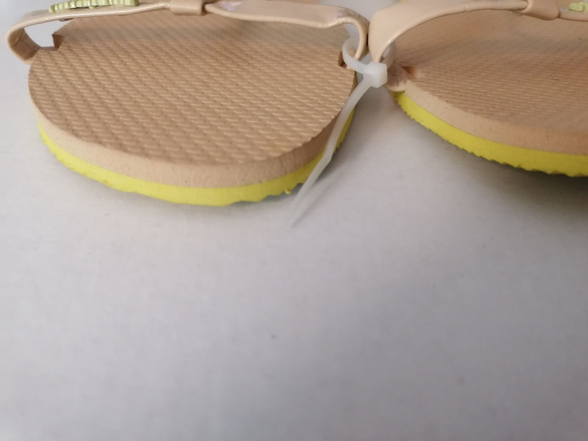 Sandálias Havaianas n° 39-40, novas