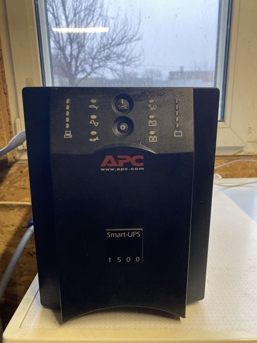 Безперебойник Apc 1500