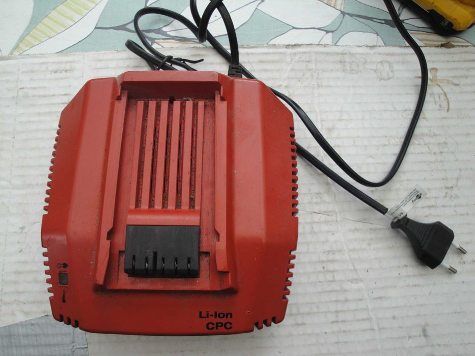 Ladowarka  Hilti  C4/ 36--350