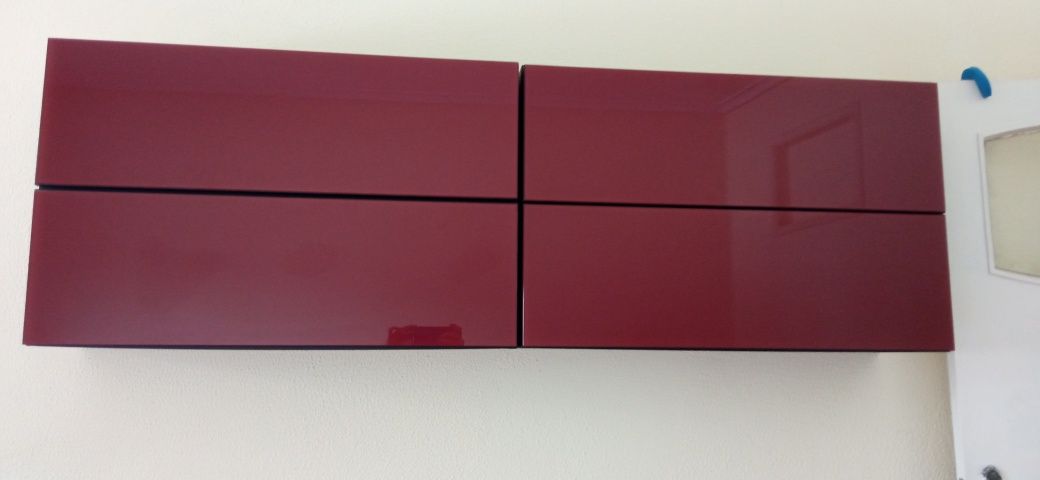 Móvel de sala preto/vermelho