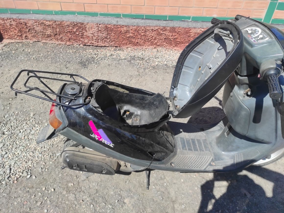 Продам скутер Yamaha Jog Poche + корзинка