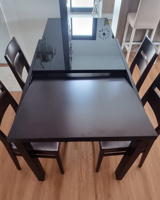 Mesa de sala extensível com 4 cadeiras