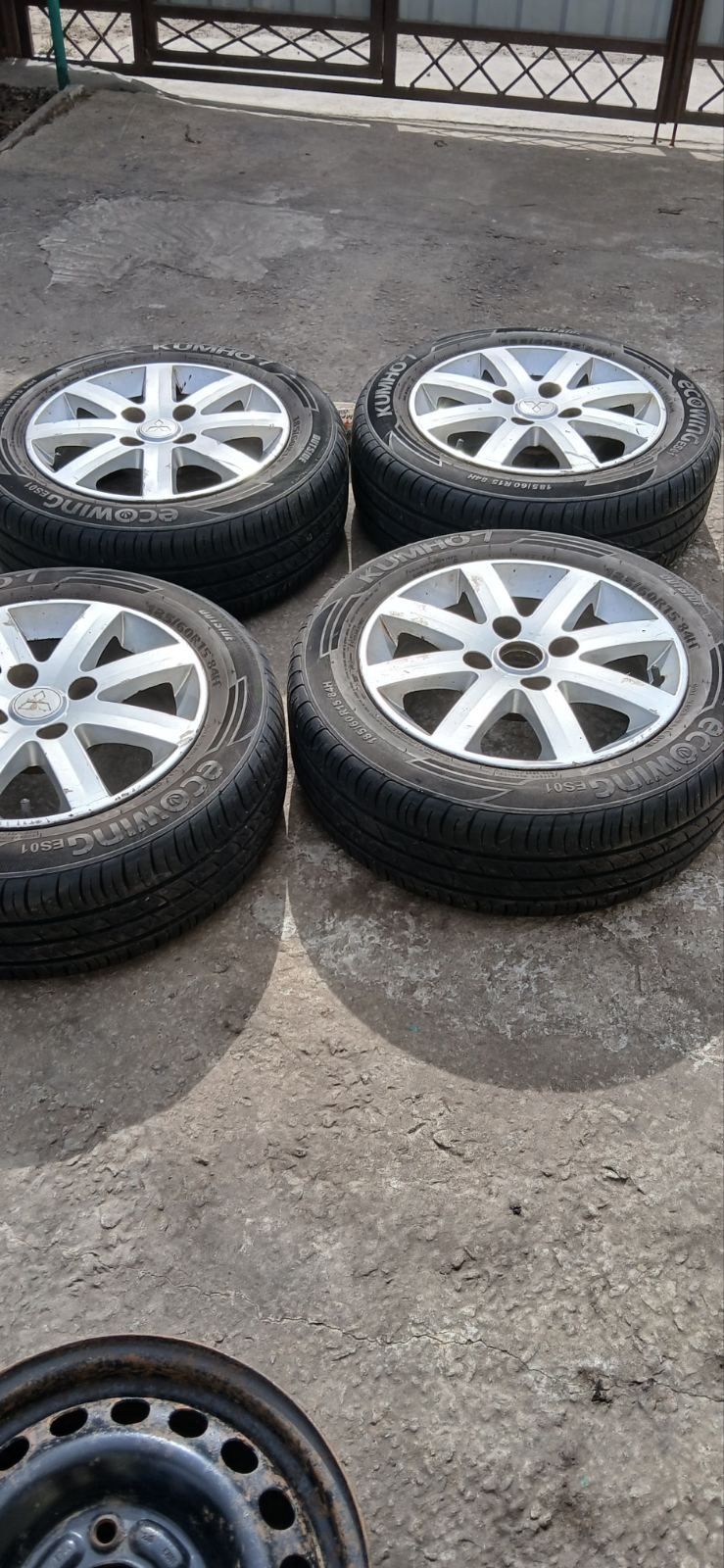 Шини та диски в сборі 185/60 R15