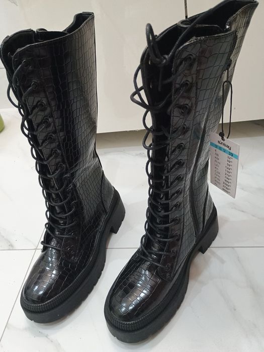 kozaki na zamek i sznurowane