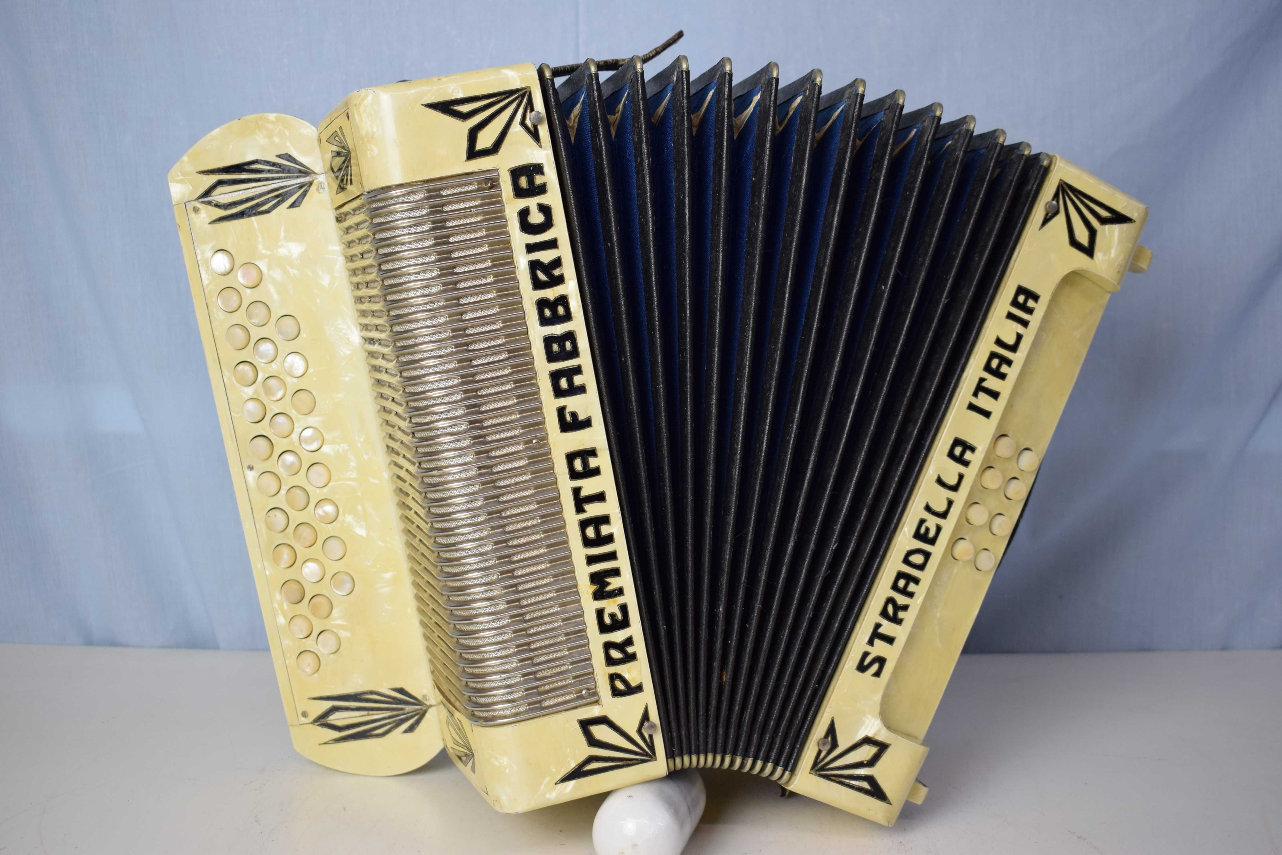 Concertina Premiata Fabrica Stradella Italia  4 Voz Tonalidade La Re