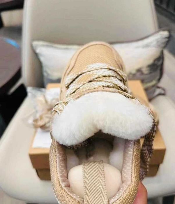 UGG Classic Ultra Boot.38