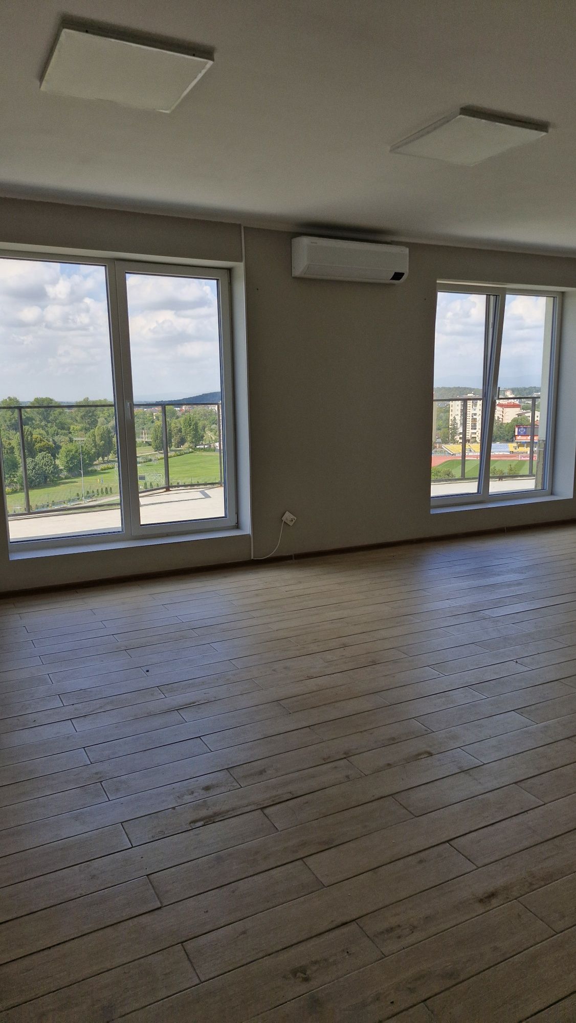 Оренда офісного приміщення 170 м. кв., центр, коло Падіюну
