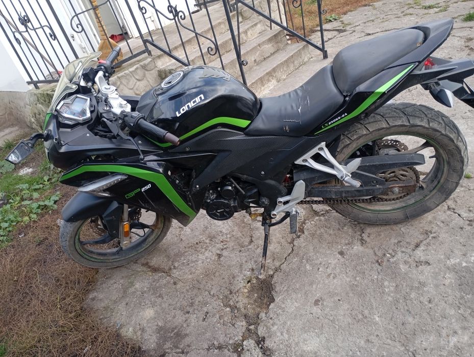 Продам мотоцикл LX LONKIN GS 2A 250