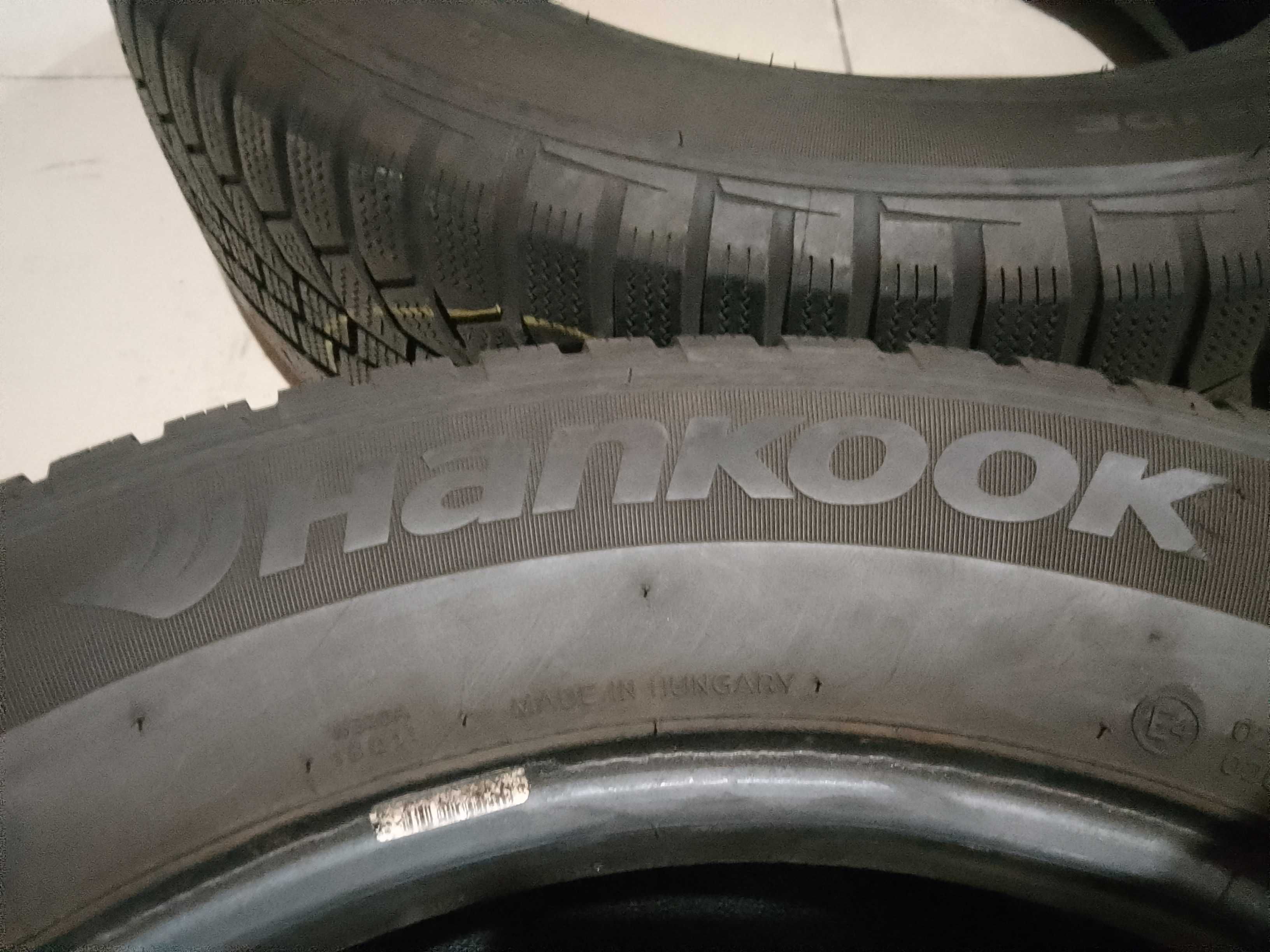 Пара шин 215/65R17 HANKOOK Wintericert evo2