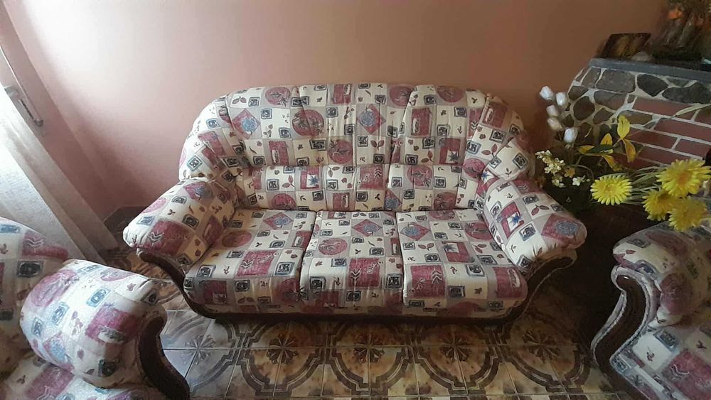 Conjunto de Sofás 3+1+1 — Sofá-Cama + 2 Sofás Individuais (Como Novos)