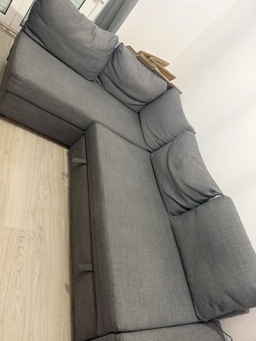 Sofá cinzento , em bom estado