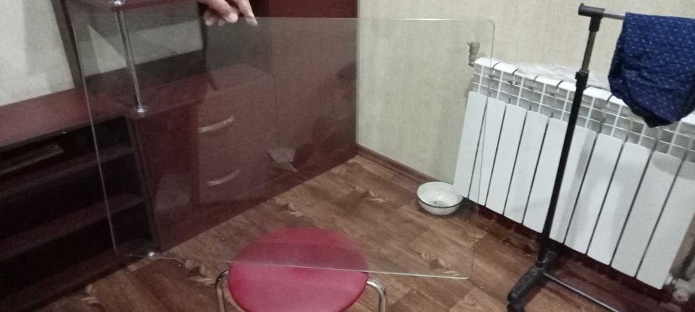 стекло на  стол!