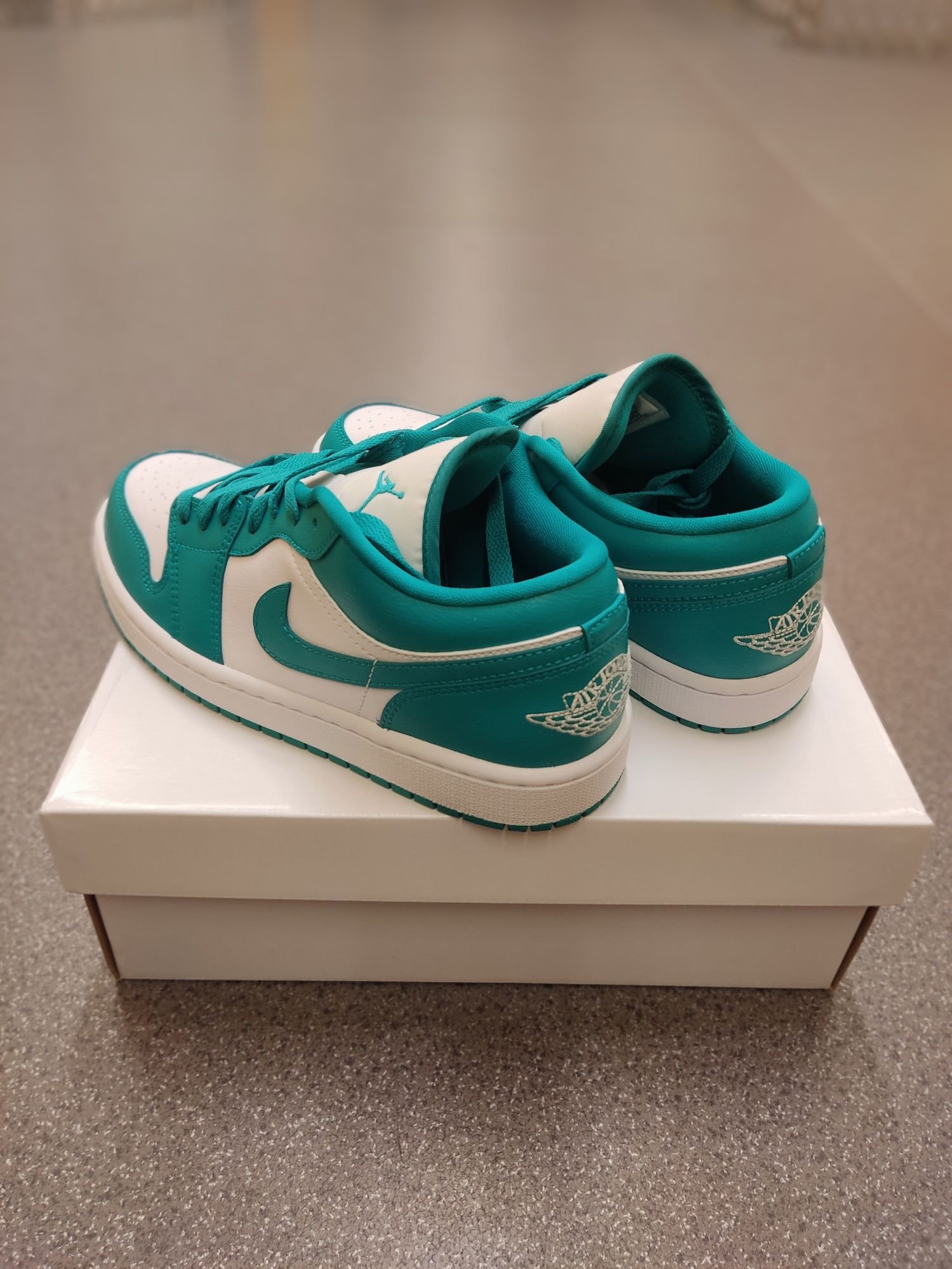 Jordan 1 Low Emerald