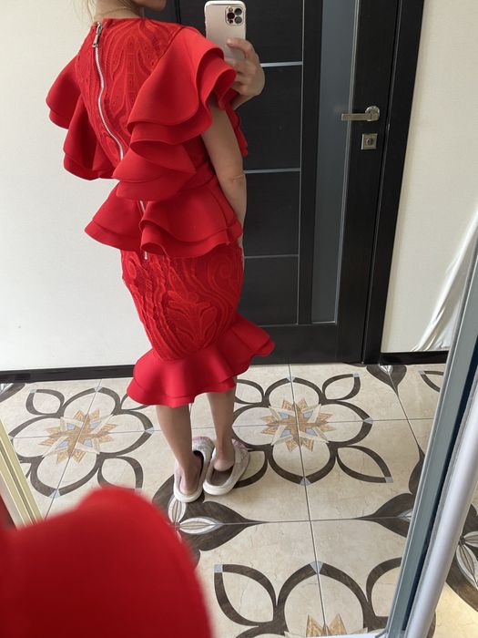 Неймовірна жіноча нарядна сукня