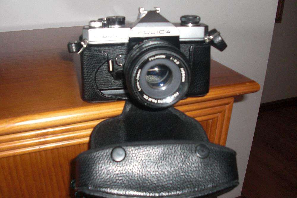 Máquina Fotográfica "Fujica" modelo ST605N (FUJI)