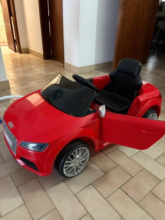 Carro elétrico infantil