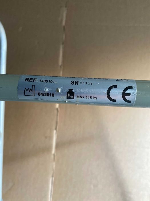 Aluminum Walker, andador em alumínio, sem roda.