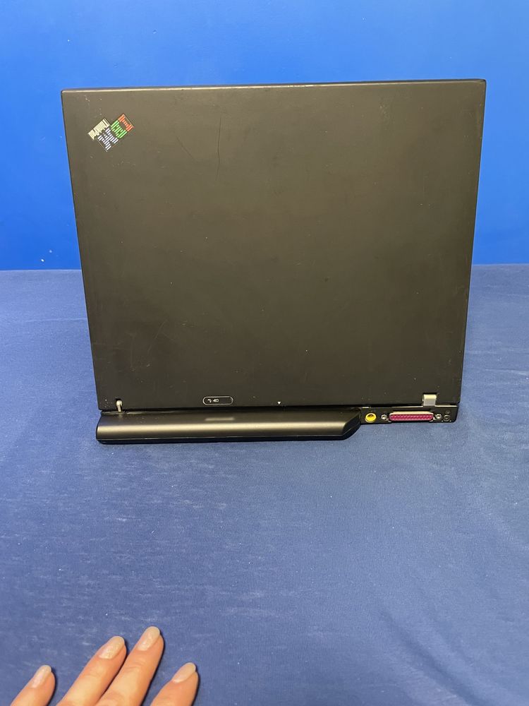 Retro maszyna IBM t42 Windows 98