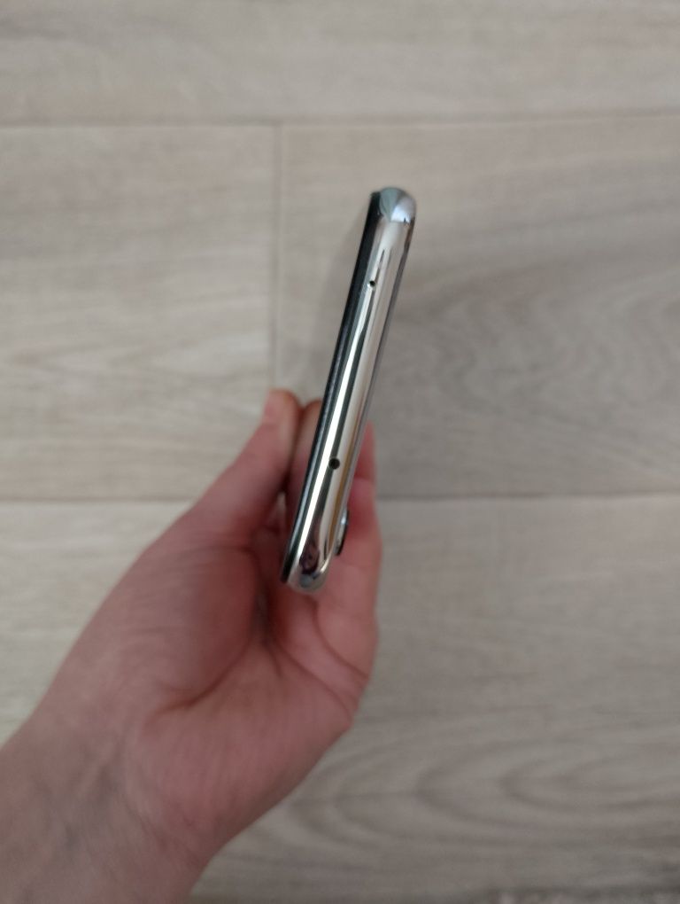 Телефон Xiaomi Redmi Note 8+ 9 чехлов на него