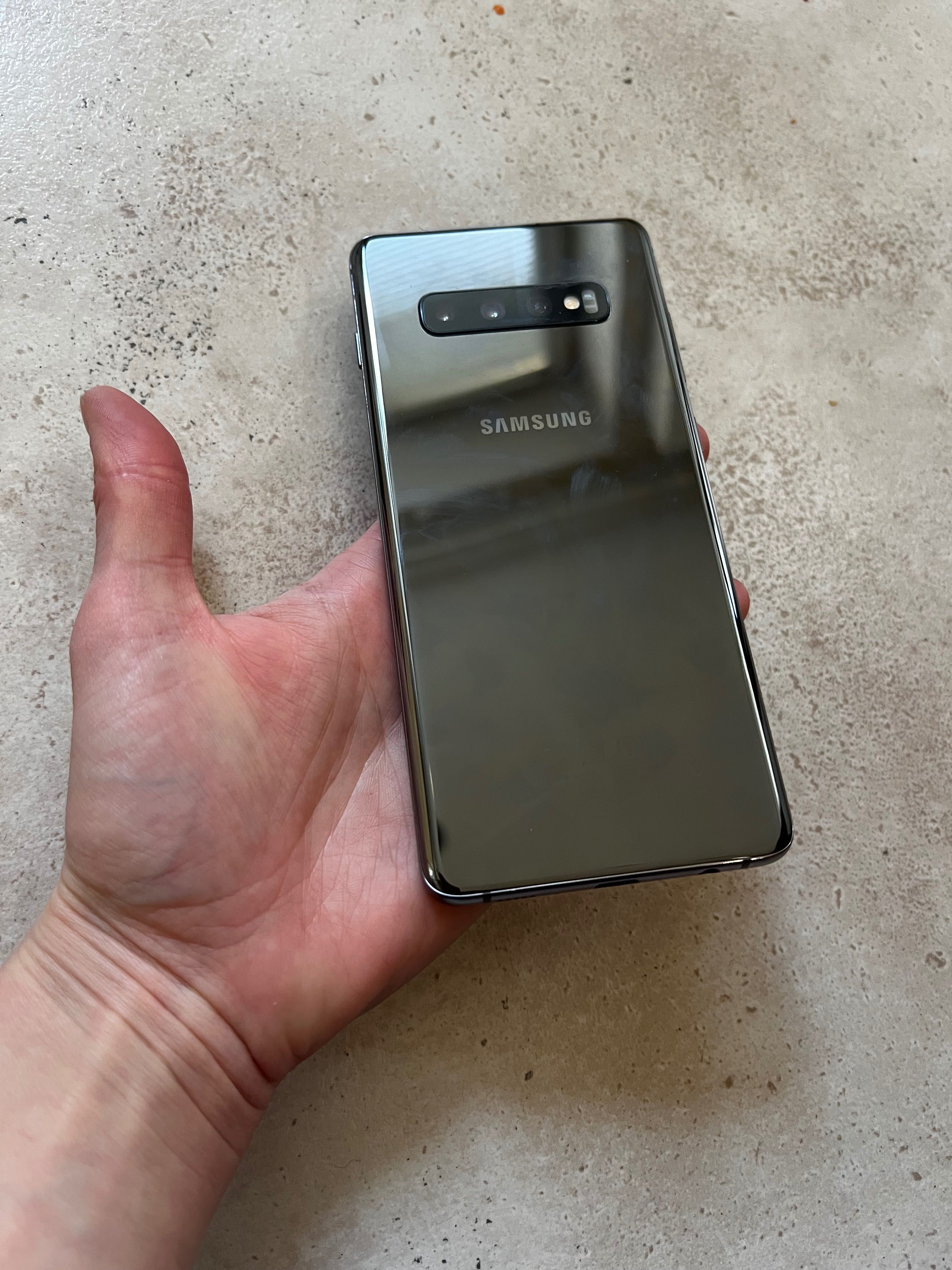 Телефон Samsung 10s+ на запчастини