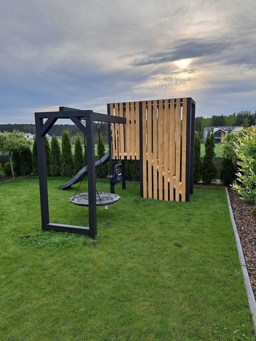 Plac zabaw, nowoczesny, drewniany