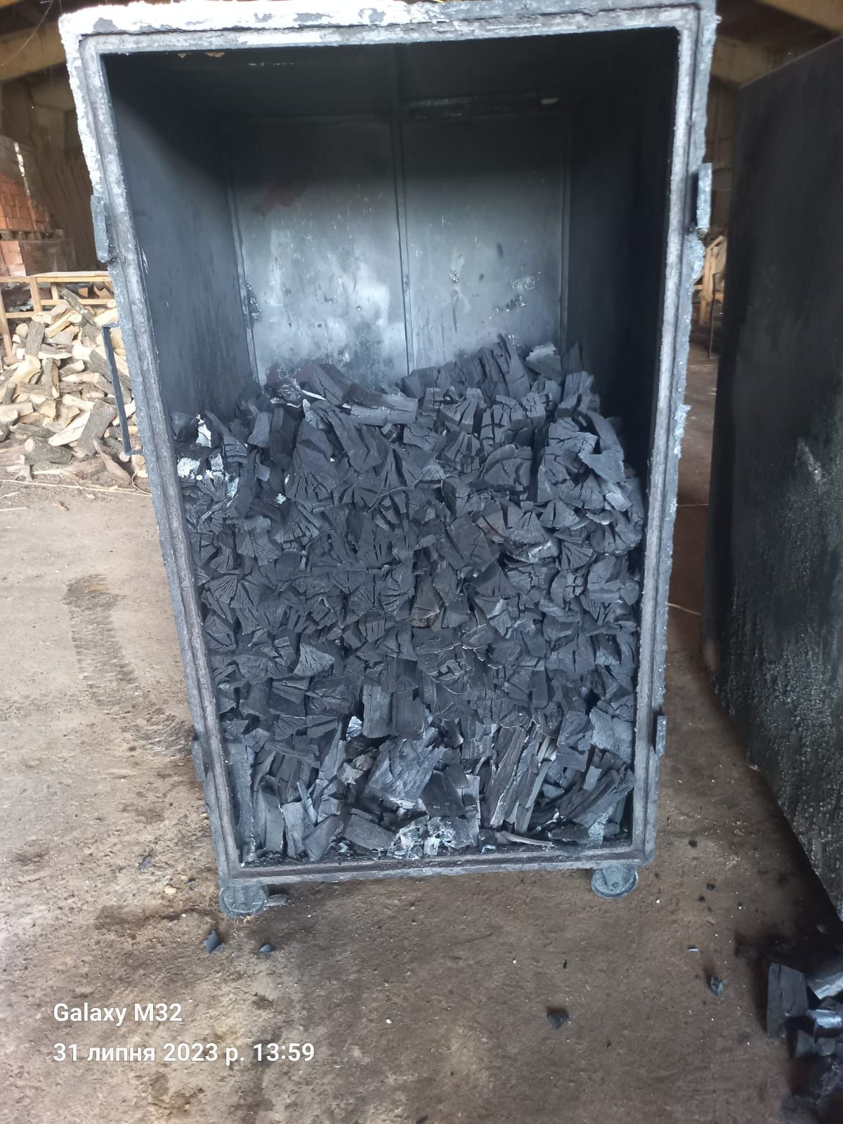 Деревне вугілля з твердих порід,28 грн 1 кг