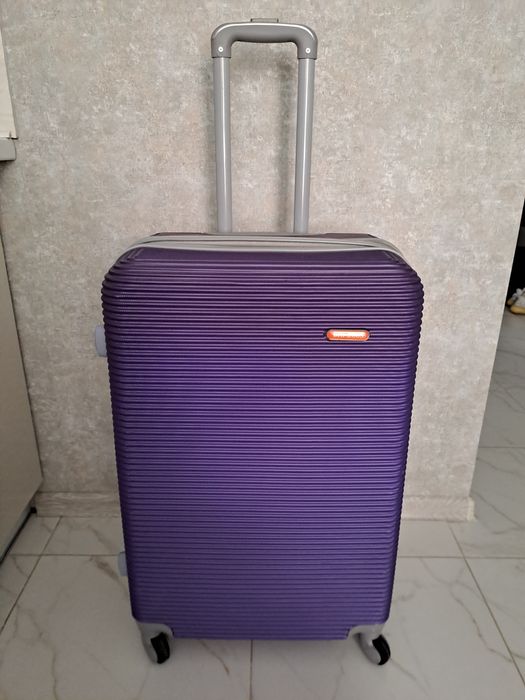 Чемодан дорожный 73×45 см.