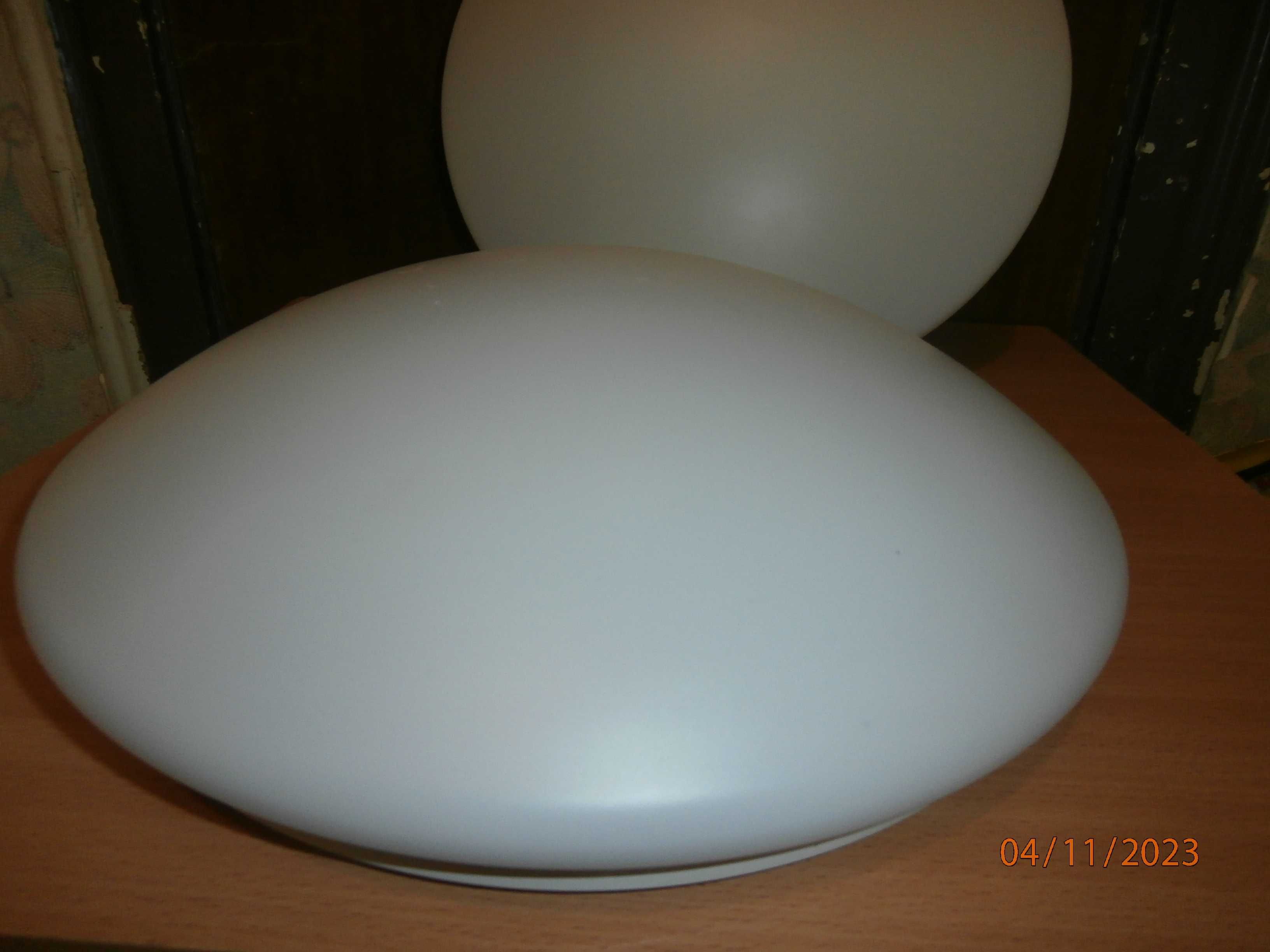 Светильник под лампочку диаметр 330 мм., 2 шт. Плафон пластик.