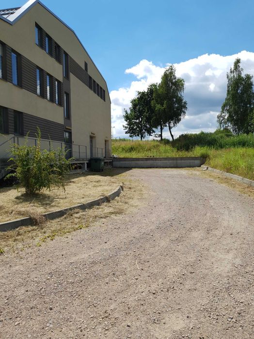 Magazyn z rampą, 350 m² i pom. social. Kokotów / Kraków – A4 / Rybitwy