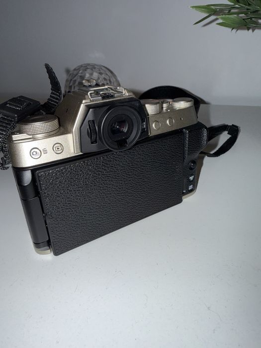 Fujifilm X-T200 Srebrny + Obiektyw 15-45mm