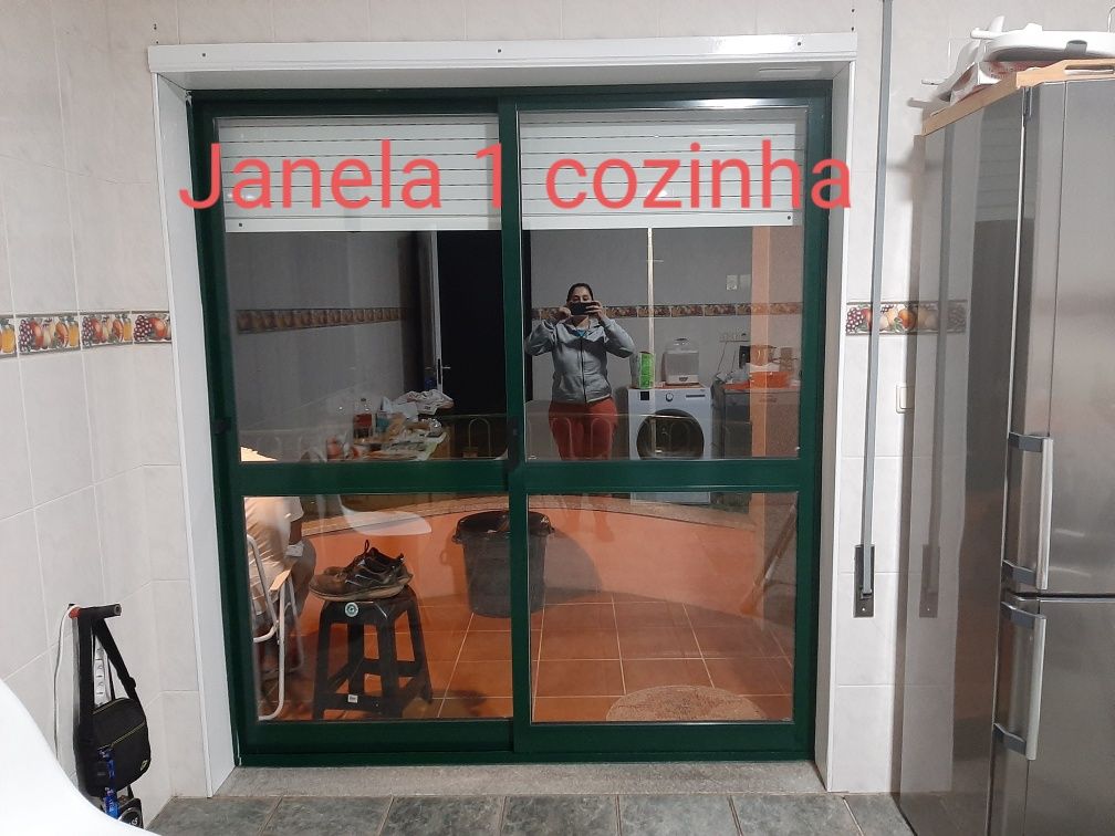 Janelas de correr vidro duplo e respetivos estores