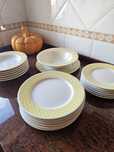 Serviço loiça branco e amarelo
