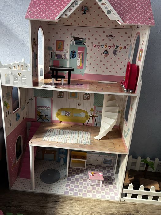 Duzy domek dla lalek Barbi