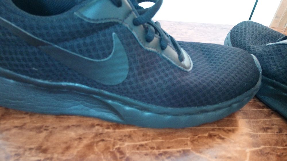 Кроссовки Nike Tanjun. Размер 40.