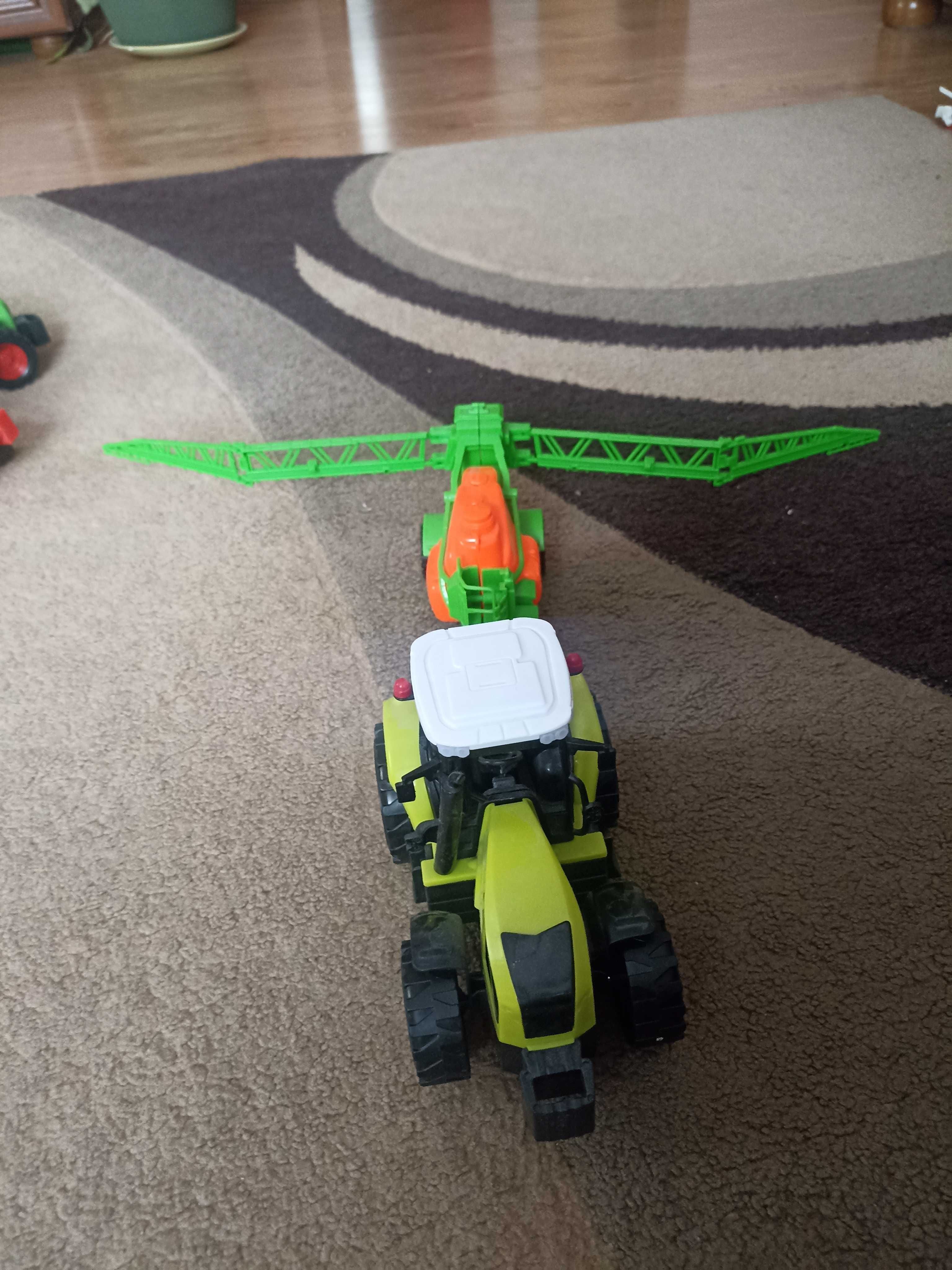 Zabawki dla chłopca traktor
