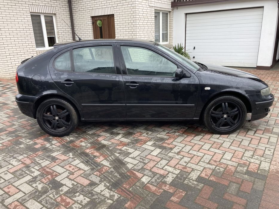 Seat Leon 1.6 czarny alufelgi