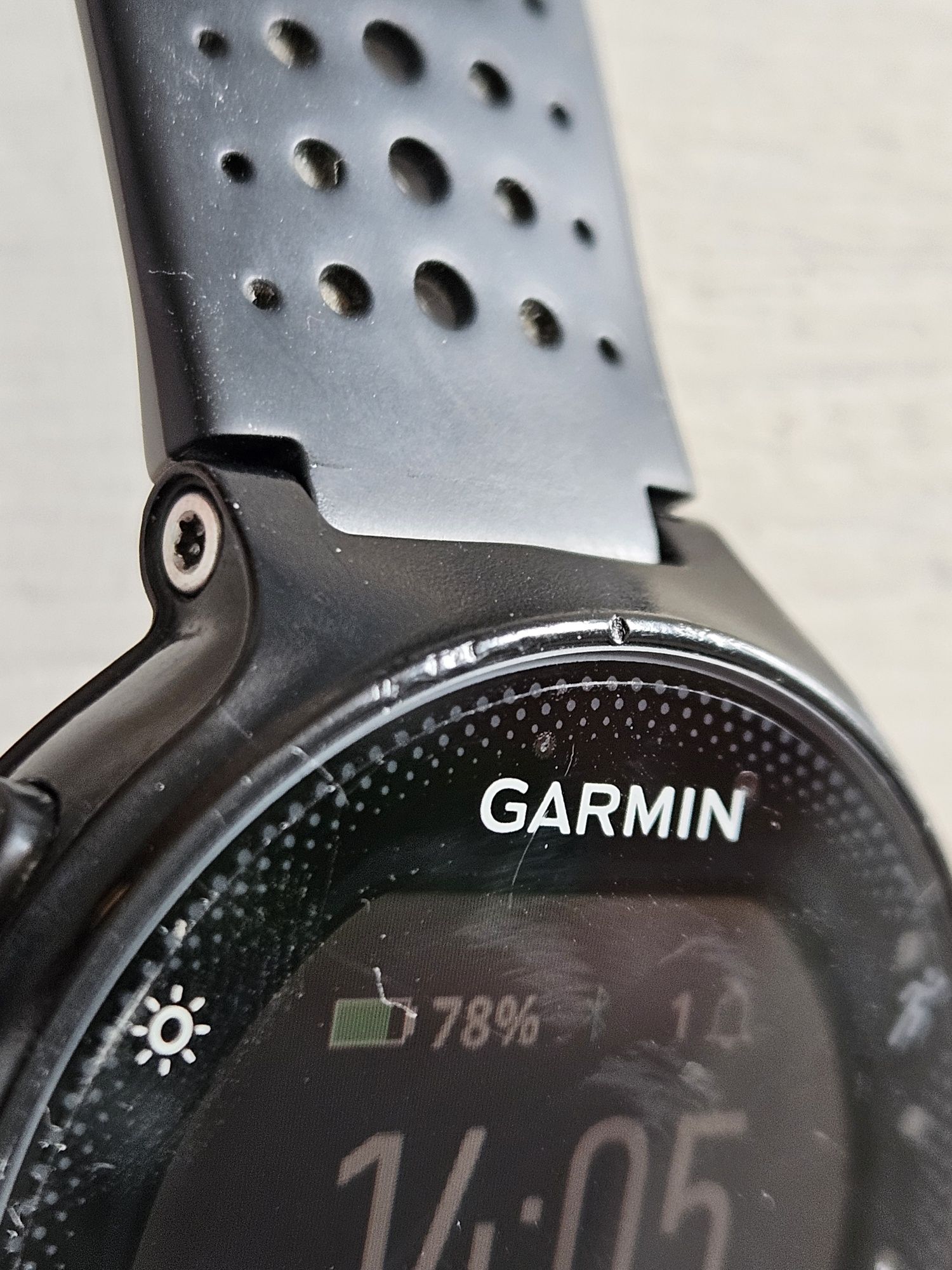 Smartwatch zegarek Garmin Forerunner 235 + zestaw 7 pasków