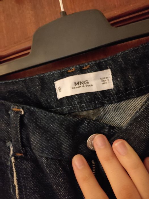 Calças ganga escura largas mango