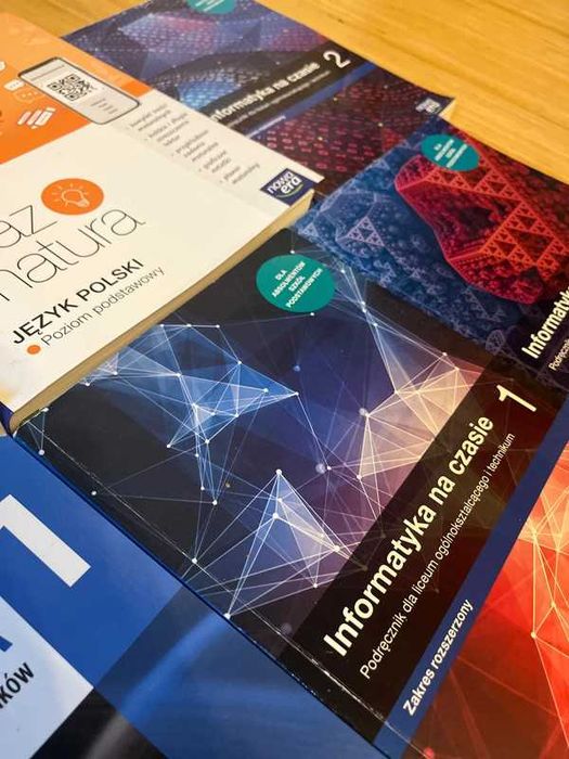 Podręczniki do klas 1-5 liceum i technikum w bardzo dobrym stanie