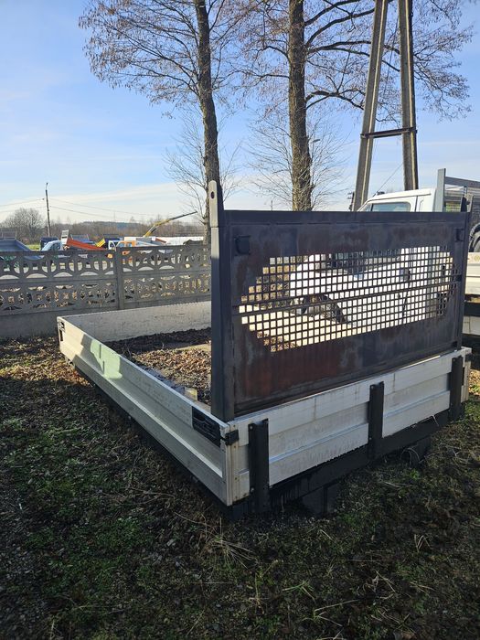 Plandeką kontener skrzynia iveco daily