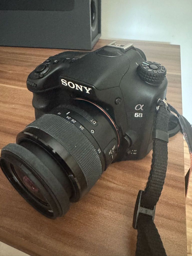 Sony Alpha A68 DT 18 – 55 mm F3.5-5.6 SAM II