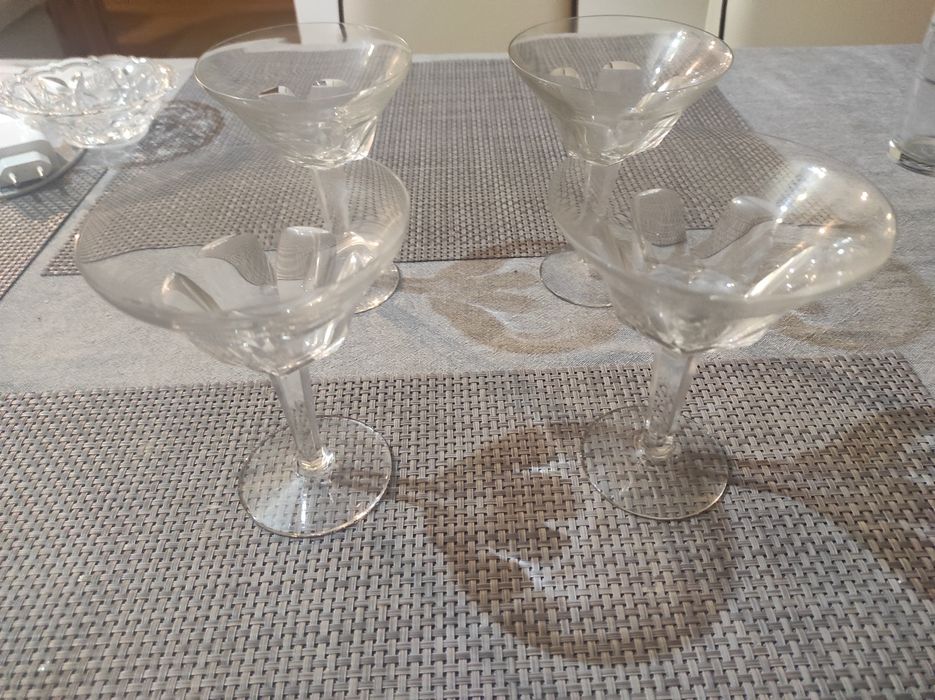 Conjunto de 4 taças de champanhe antiguidade