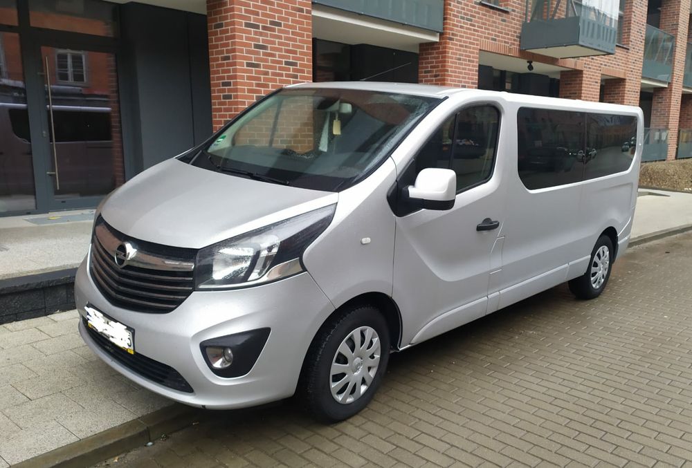 Wynajem busa 9 osobowego OPEL VIVARO LONG