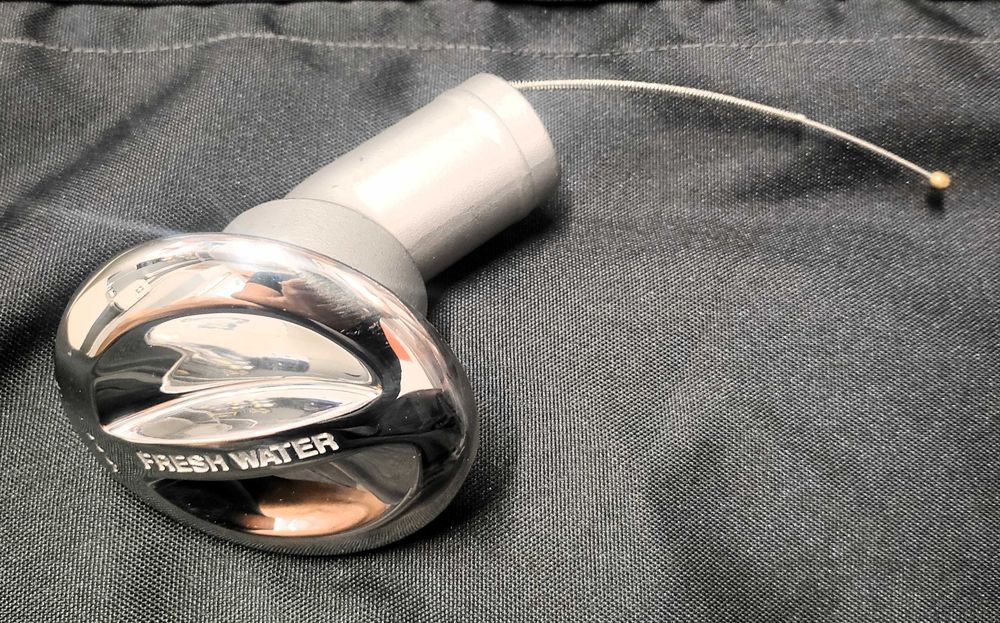 Wlew wody , paliwa łódź motorowa, jacht, motorówka, żaglówka, kamper