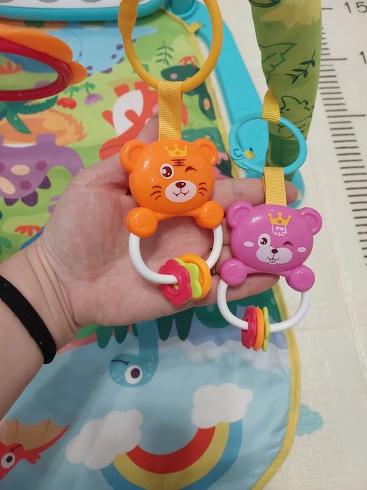 Розвиваючий килимок.