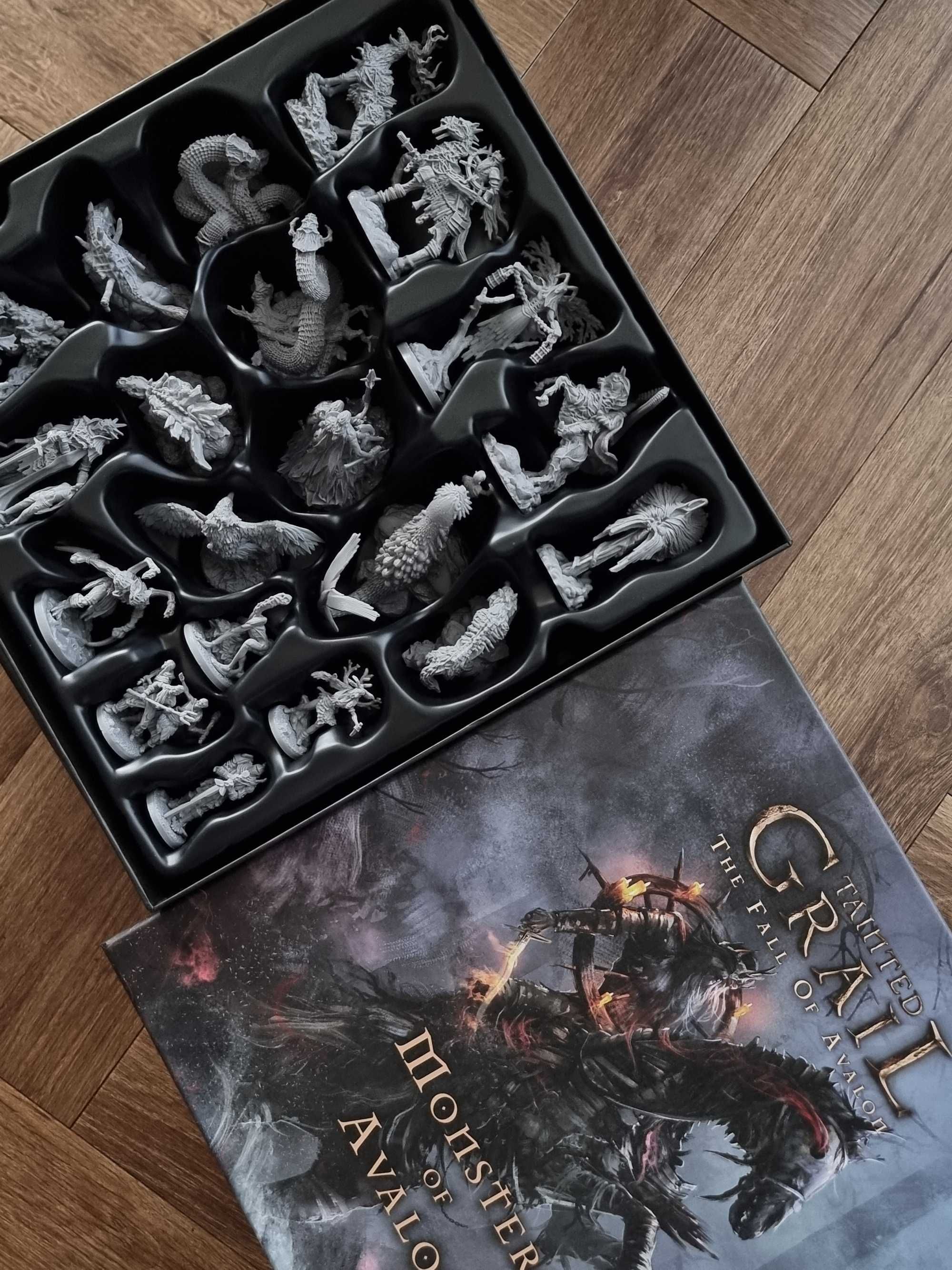Tainted Grail: The Fall of Avalon - Excalibur Pledge Edition