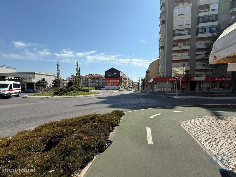 Terreno em Alto do Seixalinho, Santo André e Verderena de 1575,00 m2